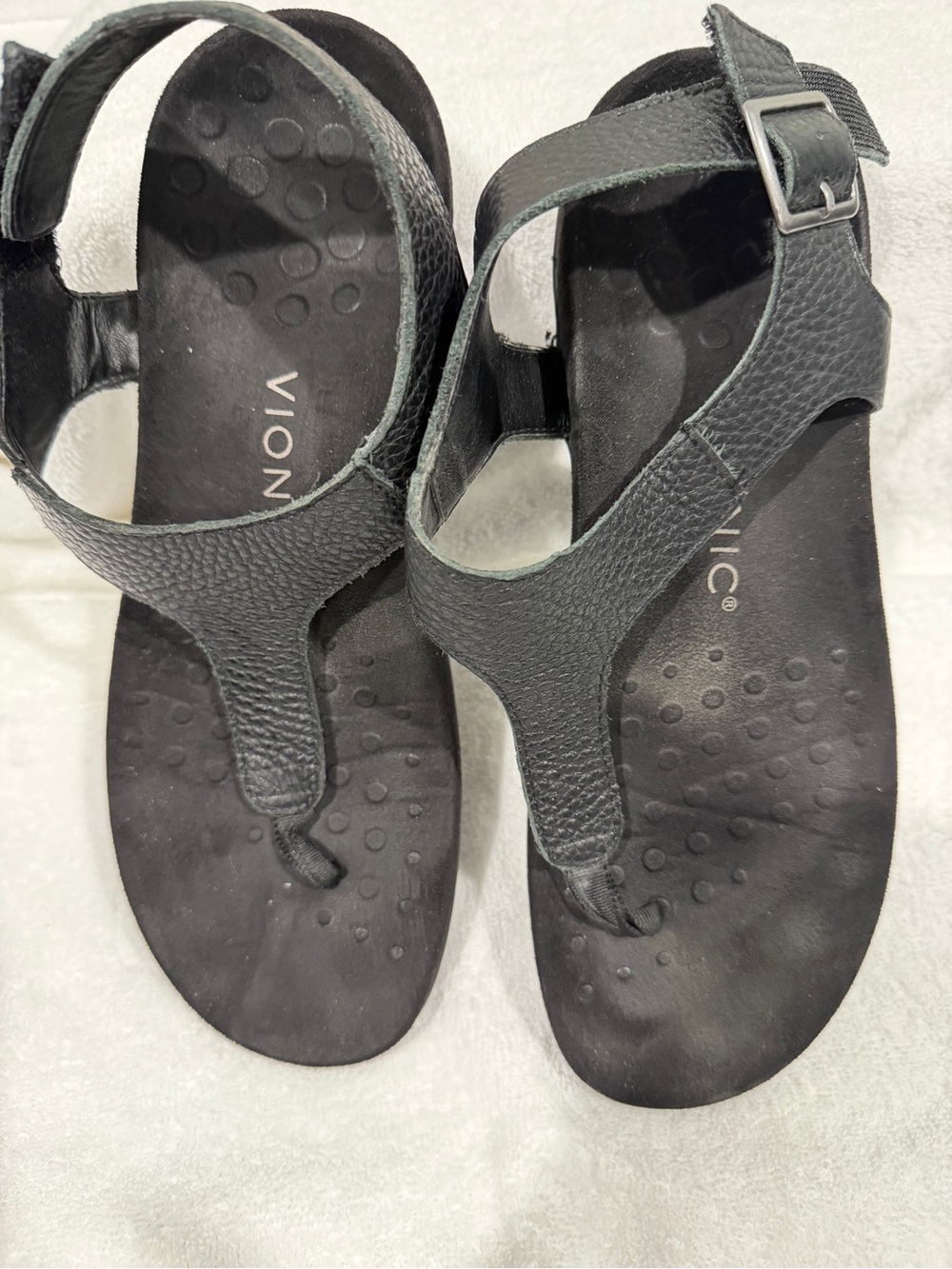 Vionic Black Leather T-Strap Sandals with Buckle